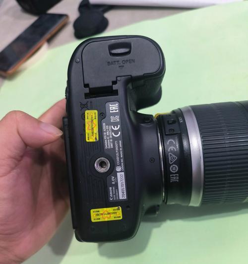 当投资者经过第二阶段的认真学习之后又充满了信心,认为自己可以在市场上叱咤风云地大干一场了。但没想到“看花容易绣花难”,由于对理论知识不会灵活运用.从而失去灵活应变的本能,就经常会出现小赢大亏的局面,结果往往仍以失败告终。这使投资者很是困惑和痛苦,不知该如何办,甚至开始怀疑这个市场是不是不适合自己。在这种情况下,有的人选择了放弃,但有的意志坚定者则决定做最后的尝试。